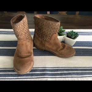 👢Girls Michaels Kor’s  Booties Size 10👢